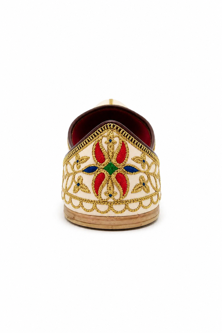 Handcrafted Embroidered Khussa – White Royal