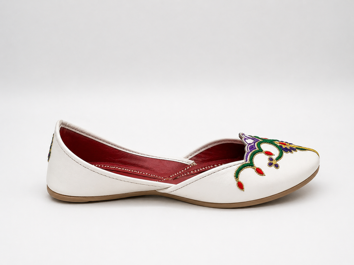 White Floral Embroidered Jutti – Ladies Classic